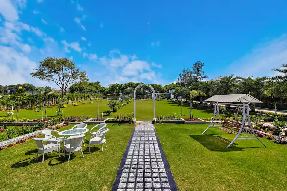 Sunrise Meadow Premium 4BHK Pool Farm in Gurgaon x Solis Nature