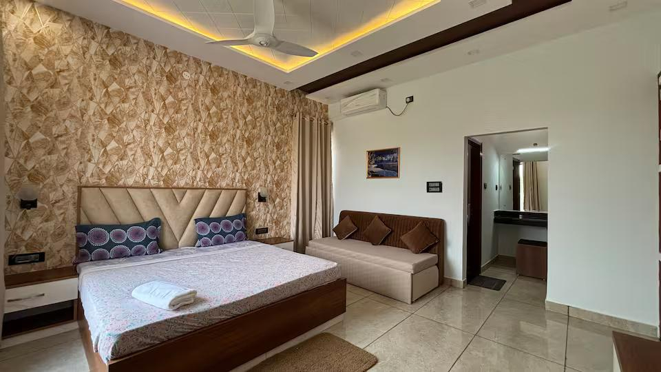 Sunrise Meadow Premium 4BHK Pool Farm in Gurgaon x Solis Nature