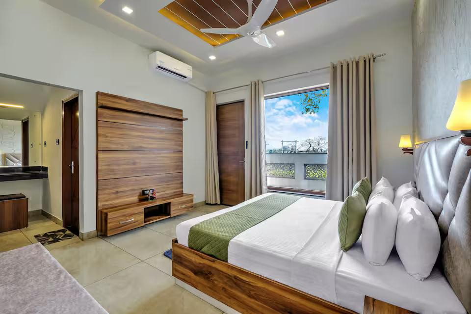 Sunrise Meadow Premium 4BHK Pool Farm in Gurgaon x Solis Nature