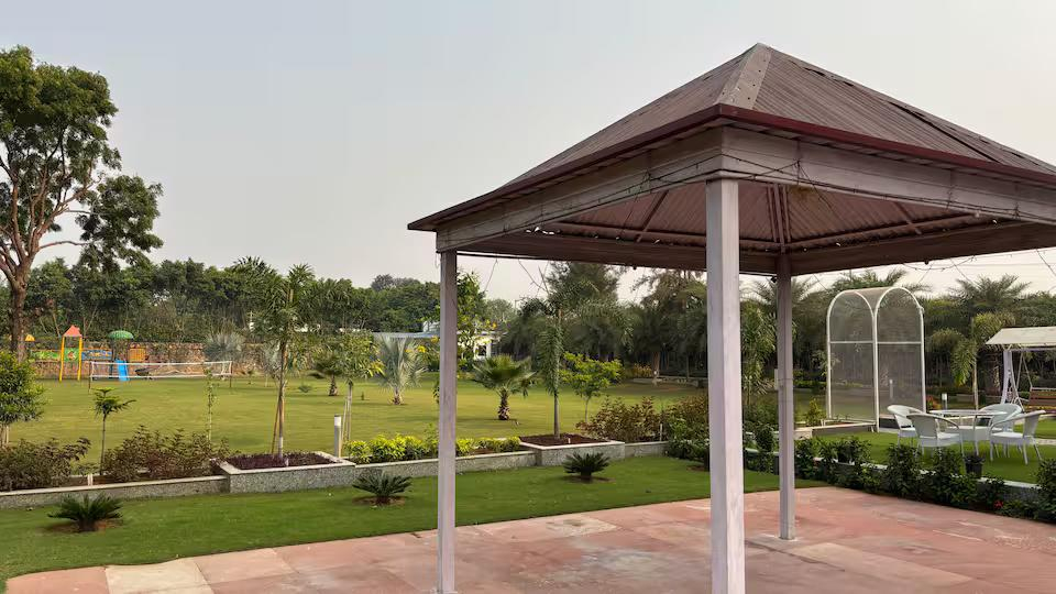 Sunrise Meadow Premium 4BHK Pool Farm in Gurgaon x Solis Nature