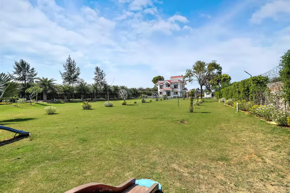 Sunrise Meadow Premium 4BHK Pool Farm in Gurgaon x Solis Nature