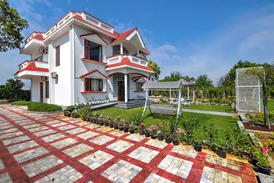 Sunrise Meadow Premium 4BHK Pool Farm in Gurgaon x Solis Nature