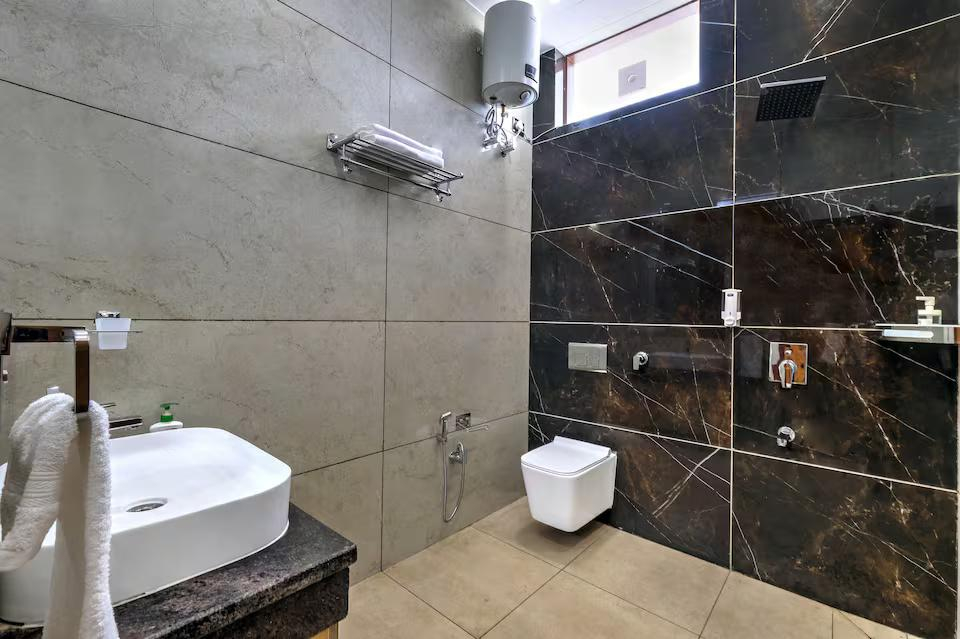 Sunrise Meadow Premium 4BHK Pool Farm in Gurgaon x Solis Nature