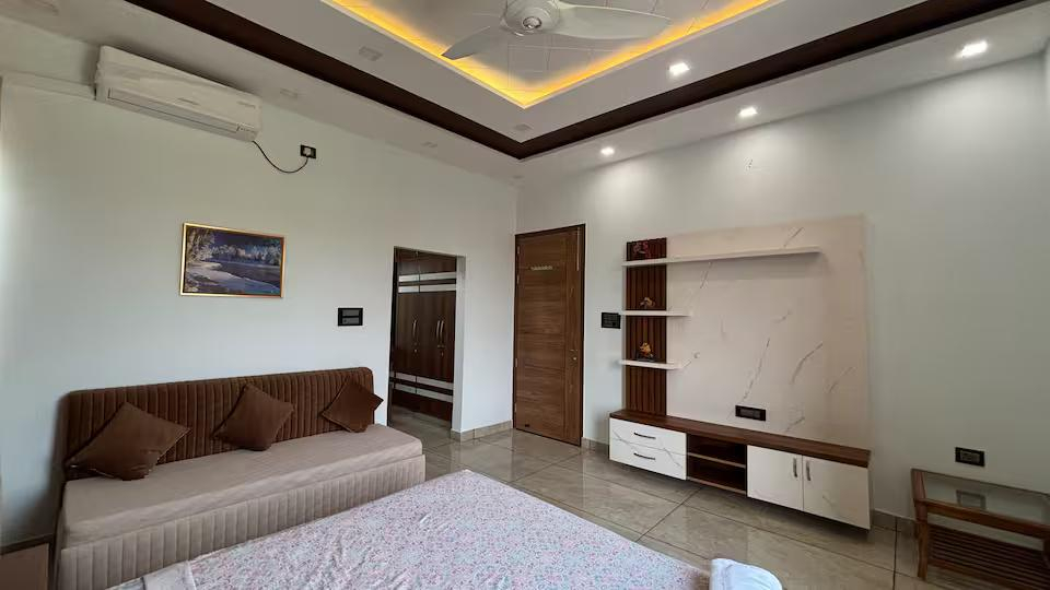 Sunrise Meadow Premium 4BHK Pool Farm in Gurgaon x Solis Nature