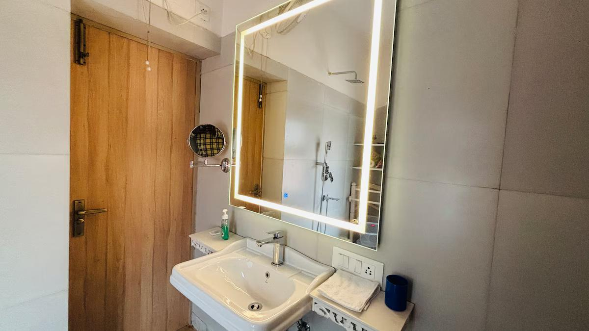 Willows Estate | 5BHK Rustic Pool Farm @ Gurgaon x Solis Nature