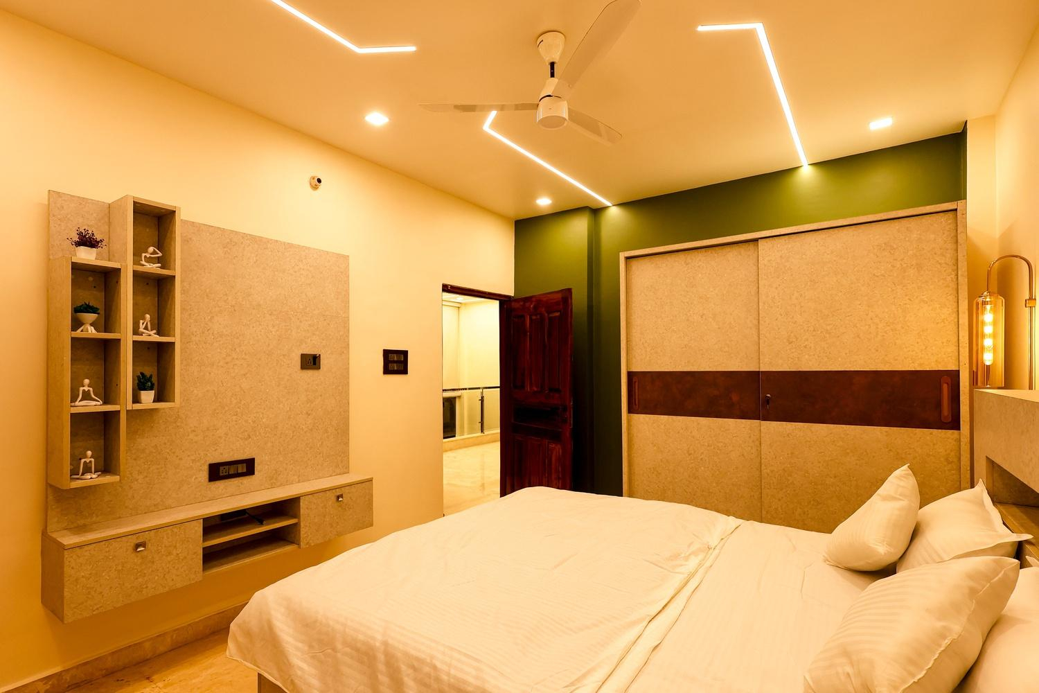 The Wayne Manor x Solis Nature