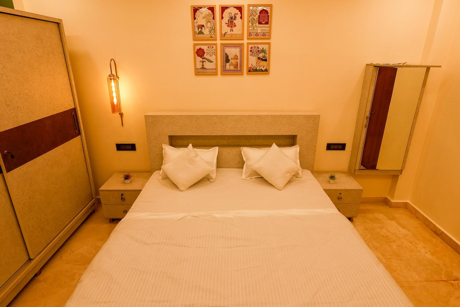 The Wayne Manor x Solis Nature