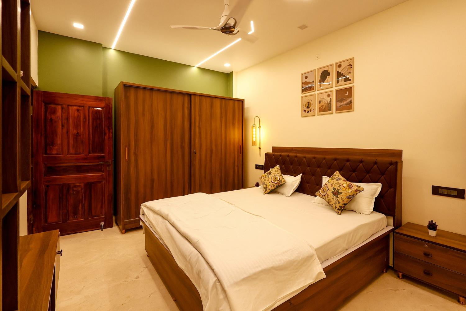 The Wayne Manor x Solis Nature