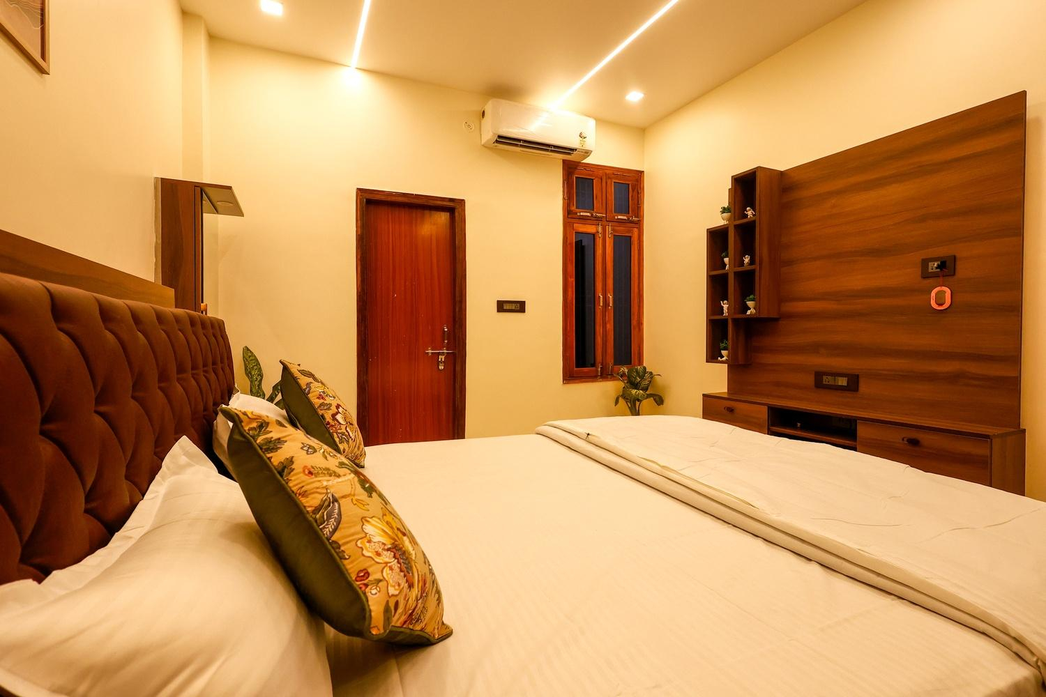 The Wayne Manor x Solis Nature