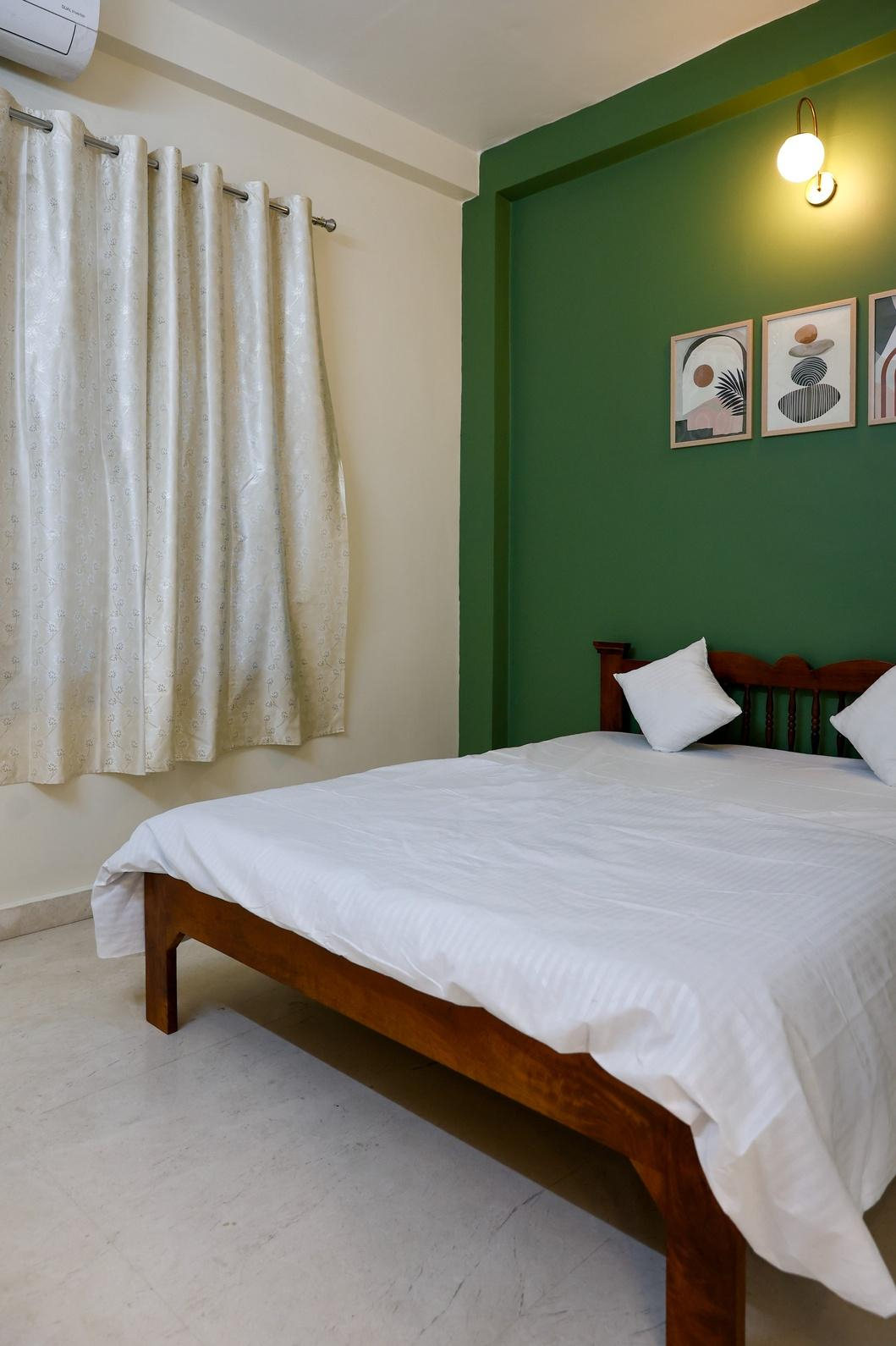 The Wayne Manor x Solis Nature