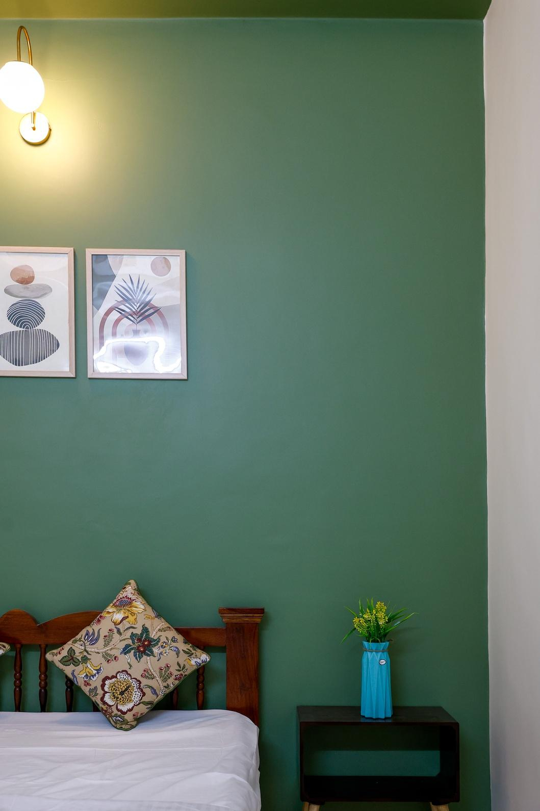 The Wayne Manor x Solis Nature