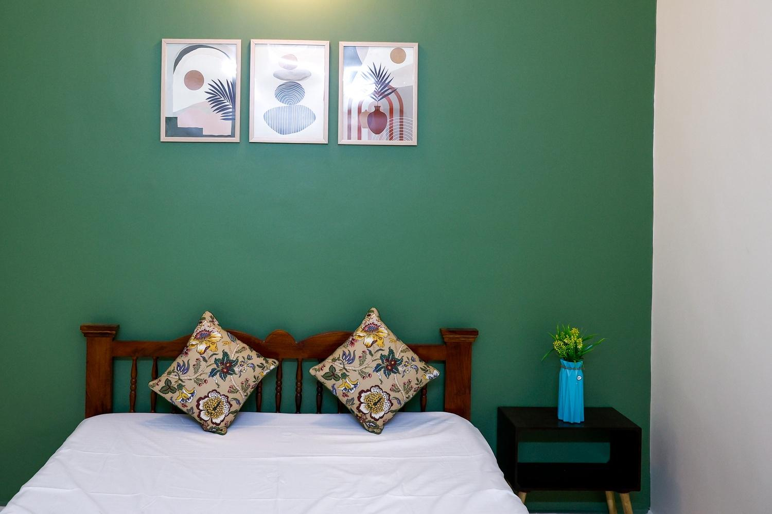 The Wayne Manor x Solis Nature