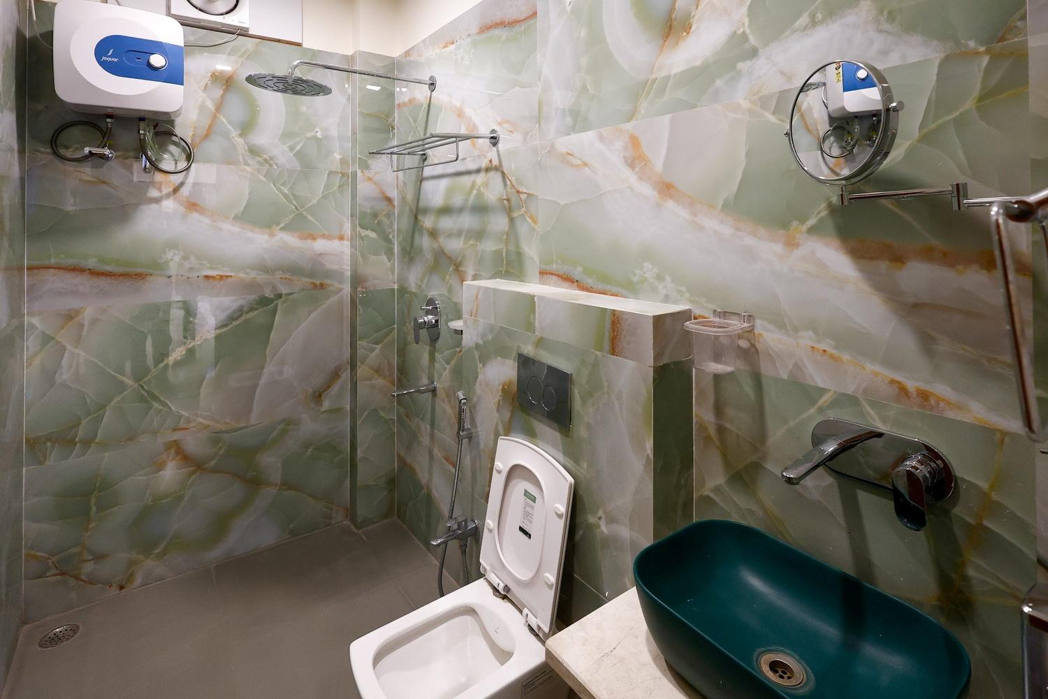 The Wayne Manor x Solis Nature