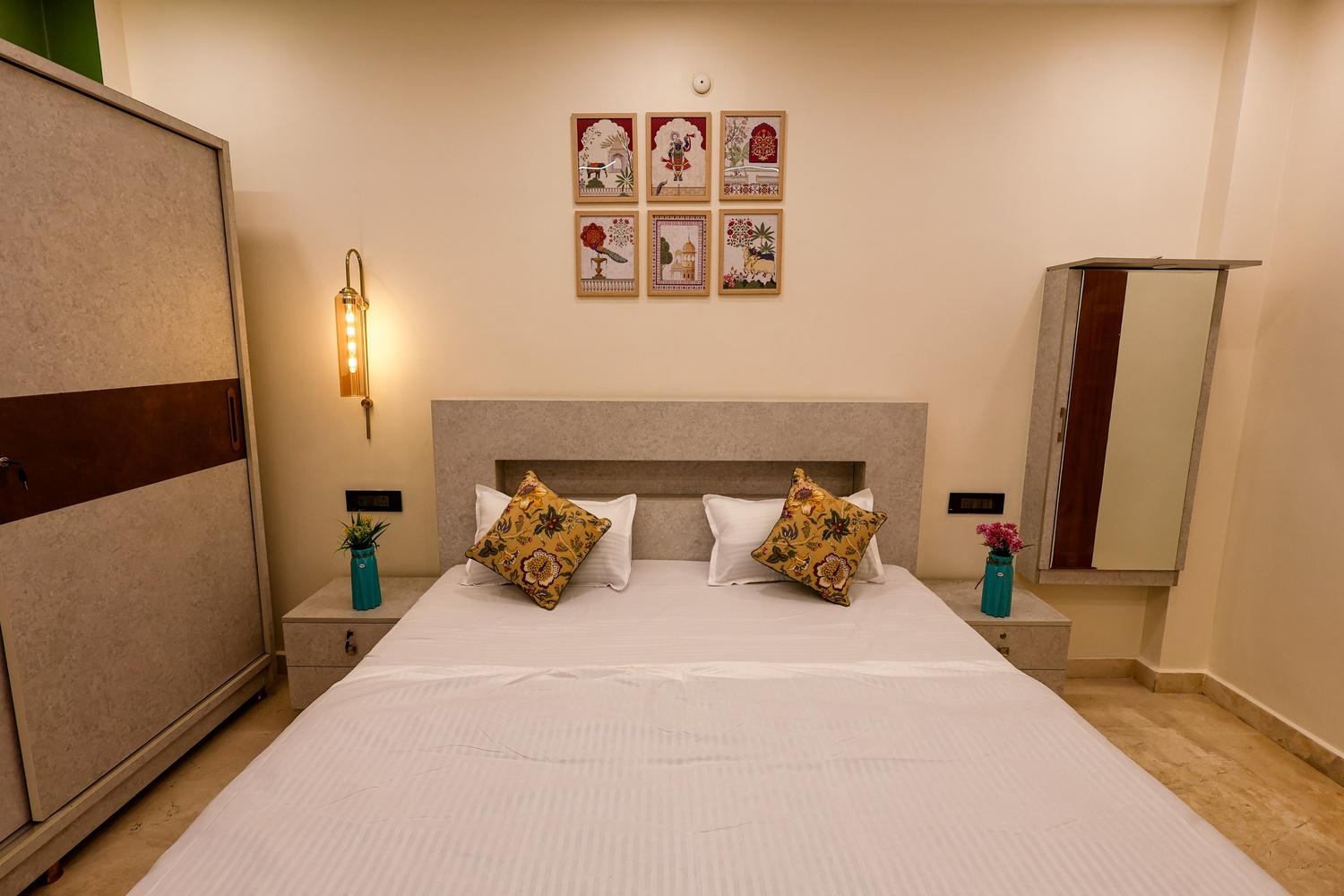 The Wayne Manor x Solis Nature