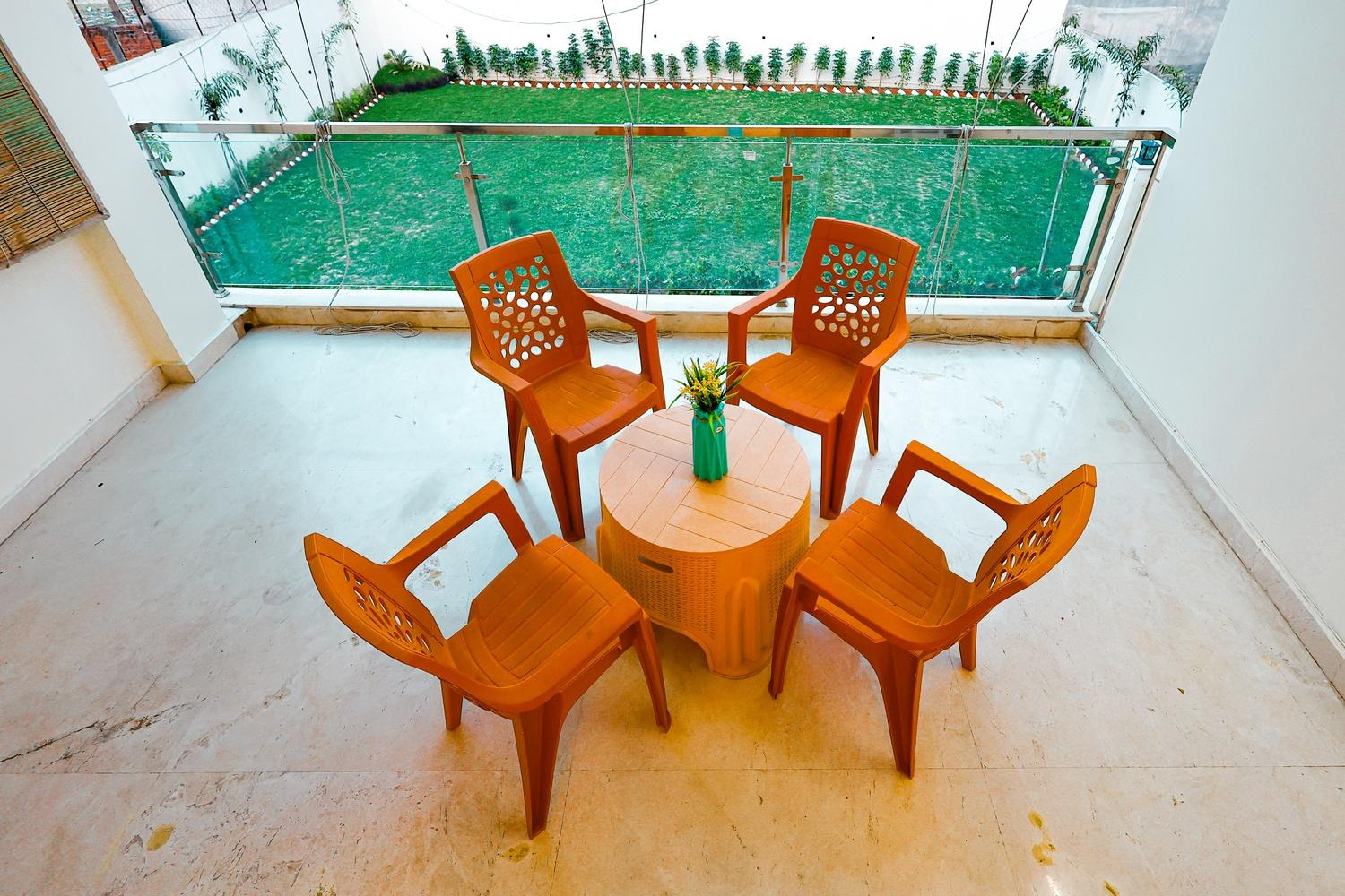 The Wayne Manor x Solis Nature