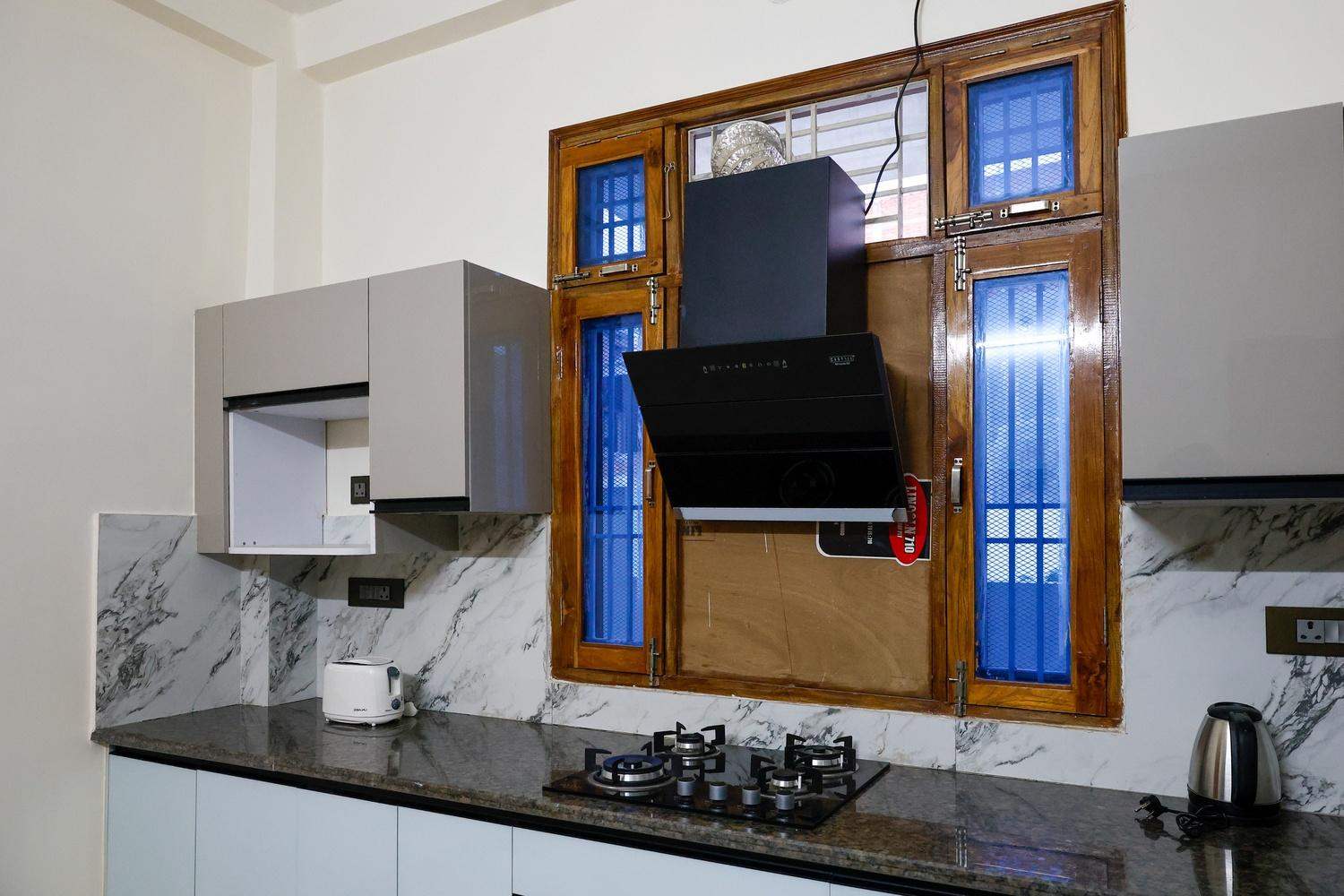 The Wayne Manor x Solis Nature