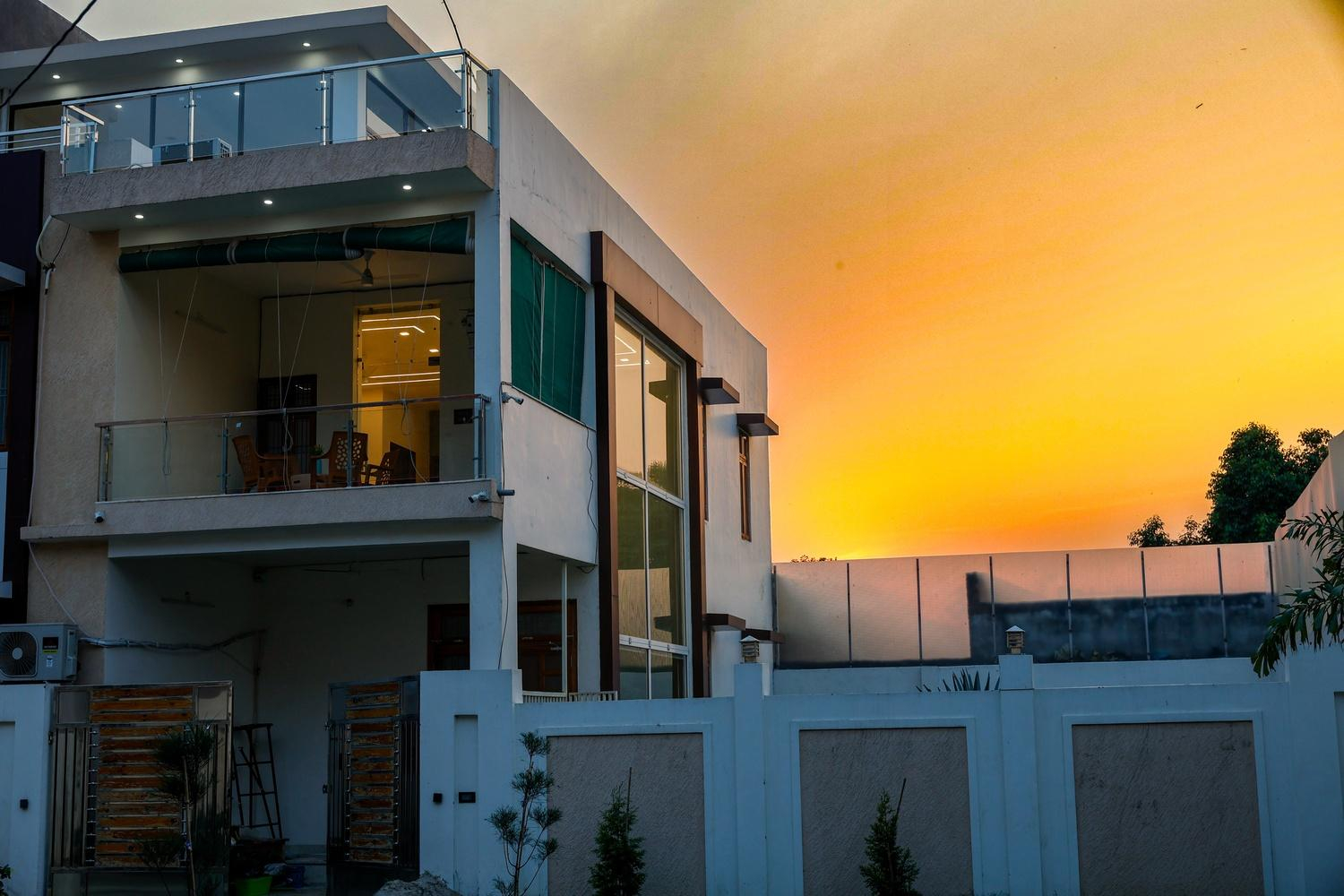 The Wayne Manor x Solis Nature