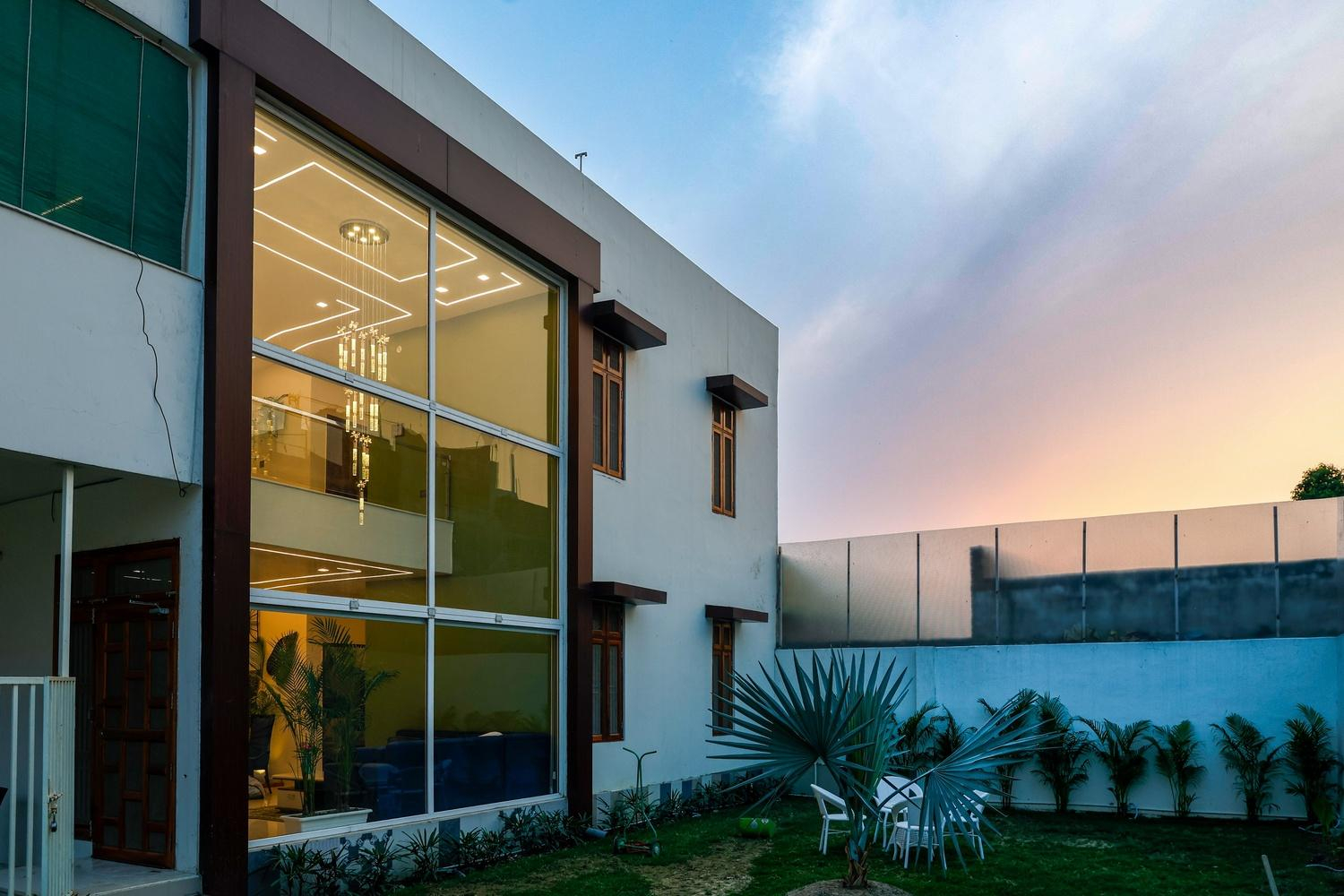 The Wayne Manor x Solis Nature