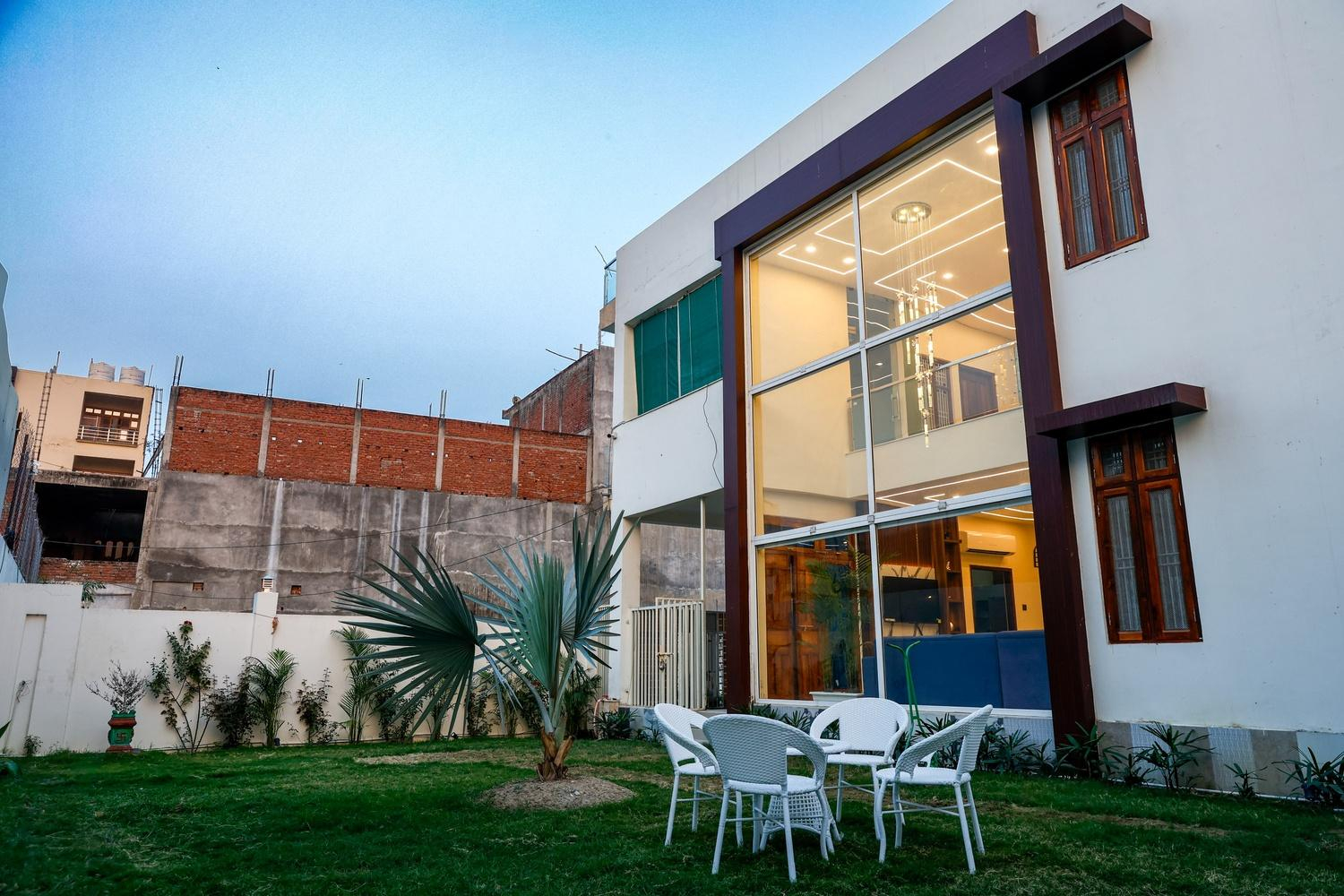 The Wayne Manor x Solis Nature