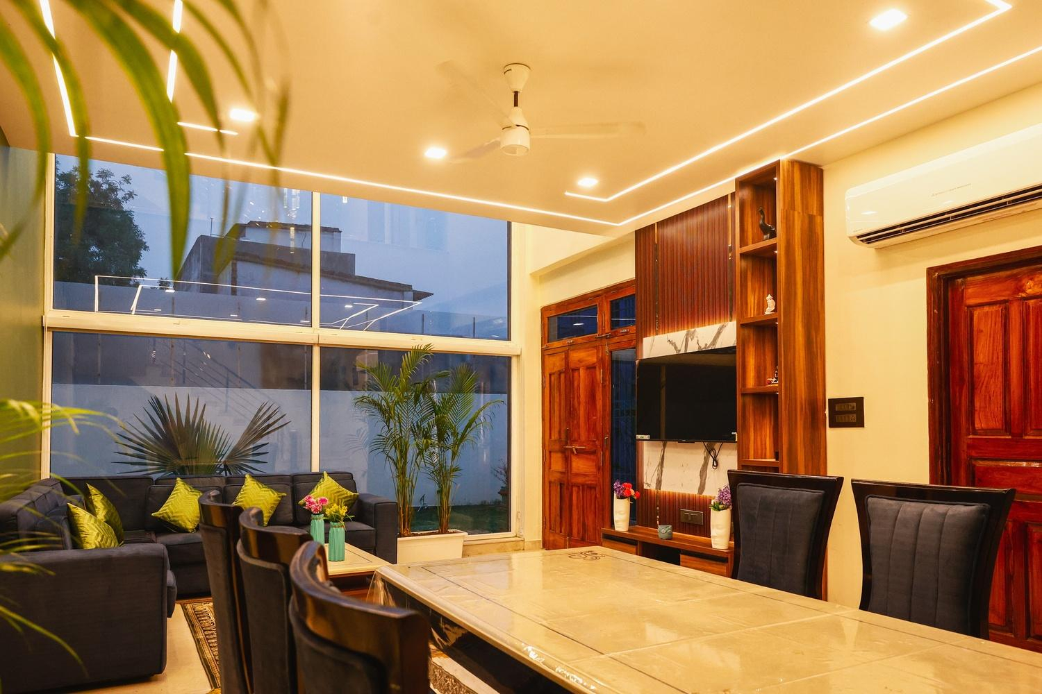 The Wayne Manor x Solis Nature