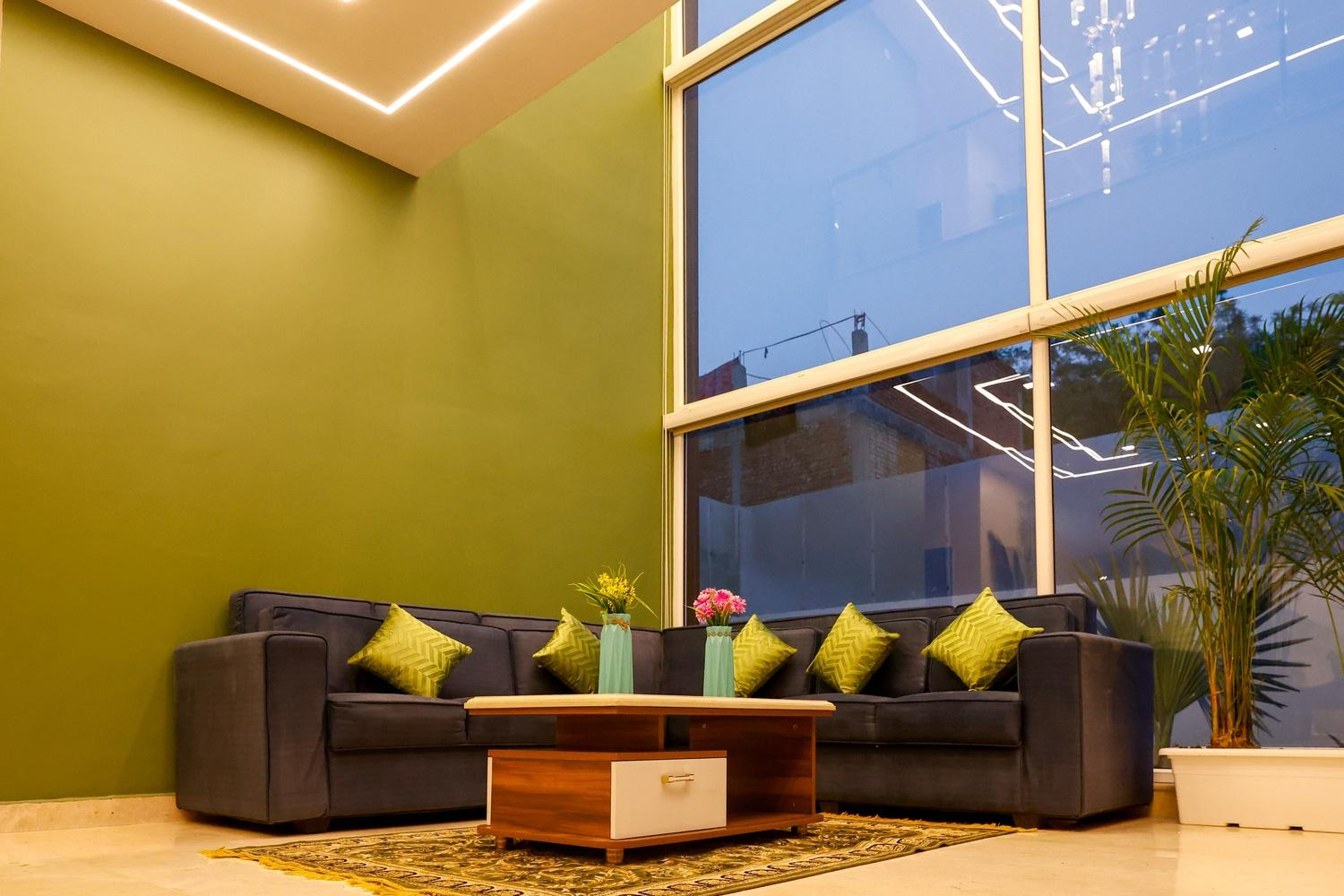 The Wayne Manor x Solis Nature