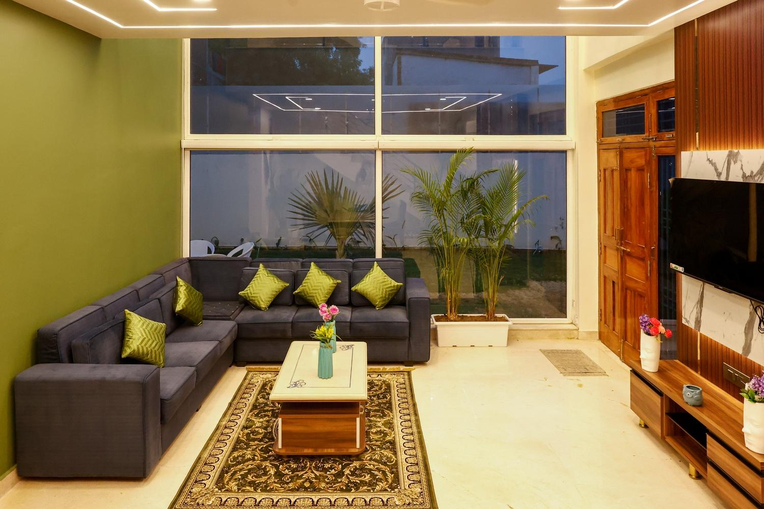 The Wayne Manor x Solis Nature