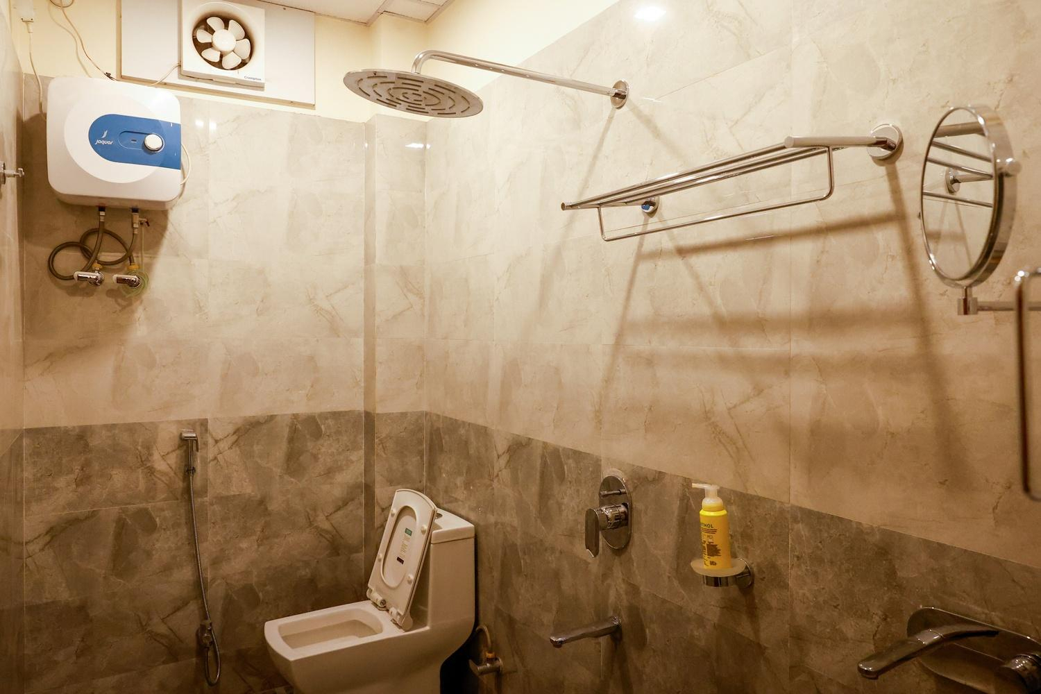 The Wayne Manor x Solis Nature