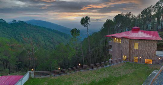 Red Roof Resort Lansdowne x Solis Nature