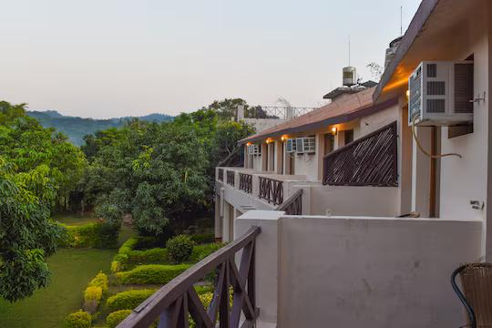 Serenity Corbett Resort x Solis Nature