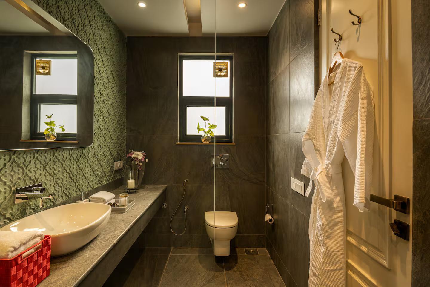 TBK beach villa | Private pool & jacuzzi | Housekeepin x Solis Nature