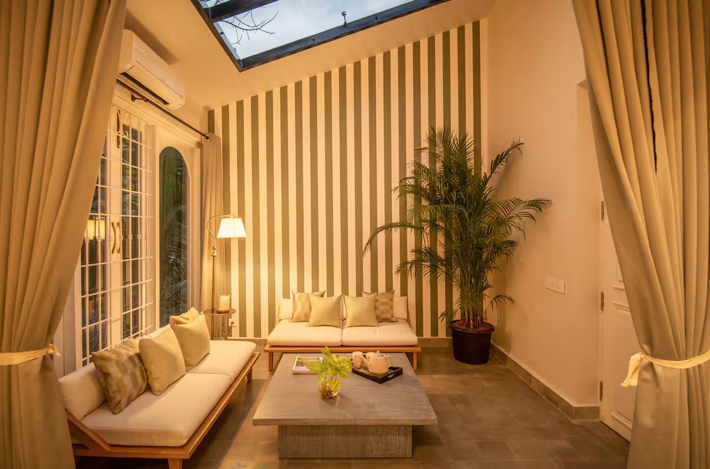 TBK beach villa | Private pool & jacuzzi | Housekeepin x Solis Nature
