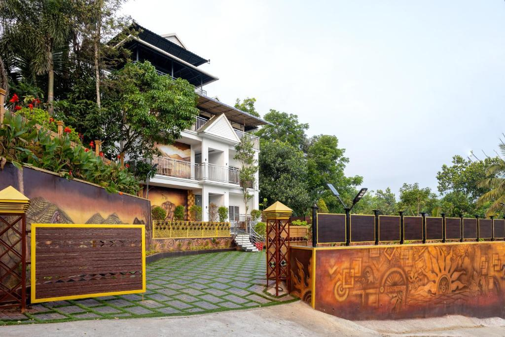 Star Emirates Luxury Resort and Spa, Munnar x Solis Nature