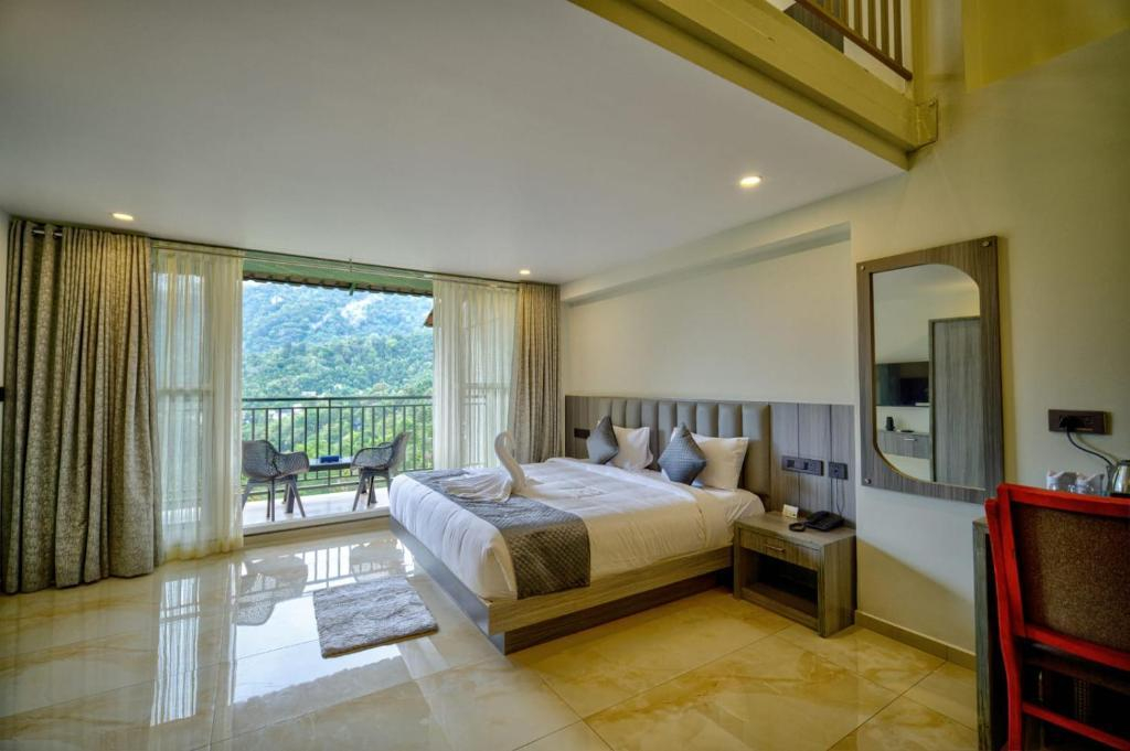 Misty Dale Munnar Resort & Spa x Solis Nature