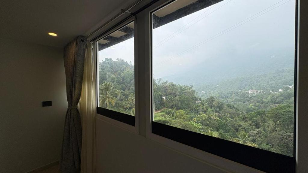 Misty Dale Munnar Resort & Spa x Solis Nature