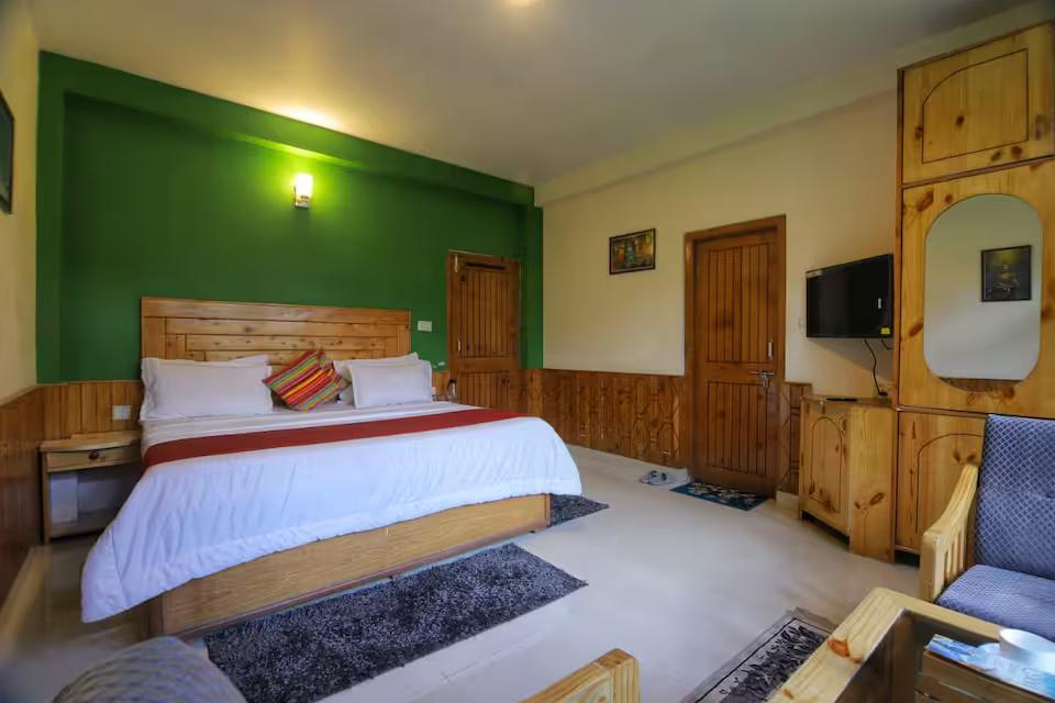 3BHK + 1 Kid Room, My-lo Cottage by Geeta Villas x Solis Nature