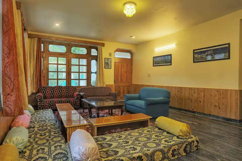 3BHK + 1 Kid Room, My-lo Cottage by Geeta Villas x Solis Nature