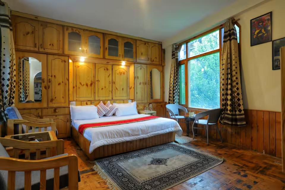 3BHK + 1 Kid Room, My-lo Cottage by Geeta Villas x Solis Nature