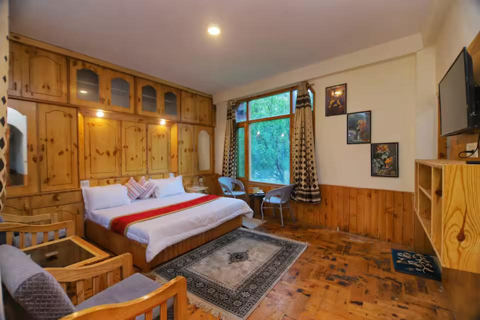 3BHK + 1 Kid Room, My-lo Cottage by Geeta Villas x Solis Nature