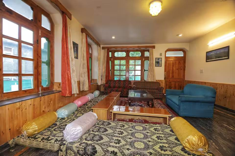 3BHK + 1 Kid Room, My-lo Cottage by Geeta Villas x Solis Nature