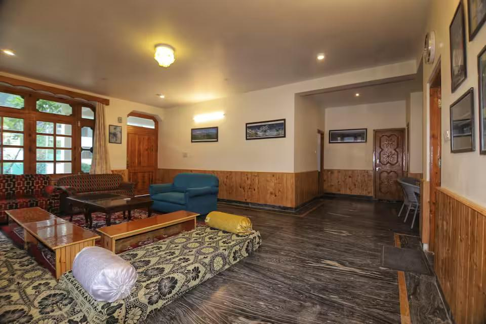 3BHK + 1 Kid Room, My-lo Cottage by Geeta Villas x Solis Nature