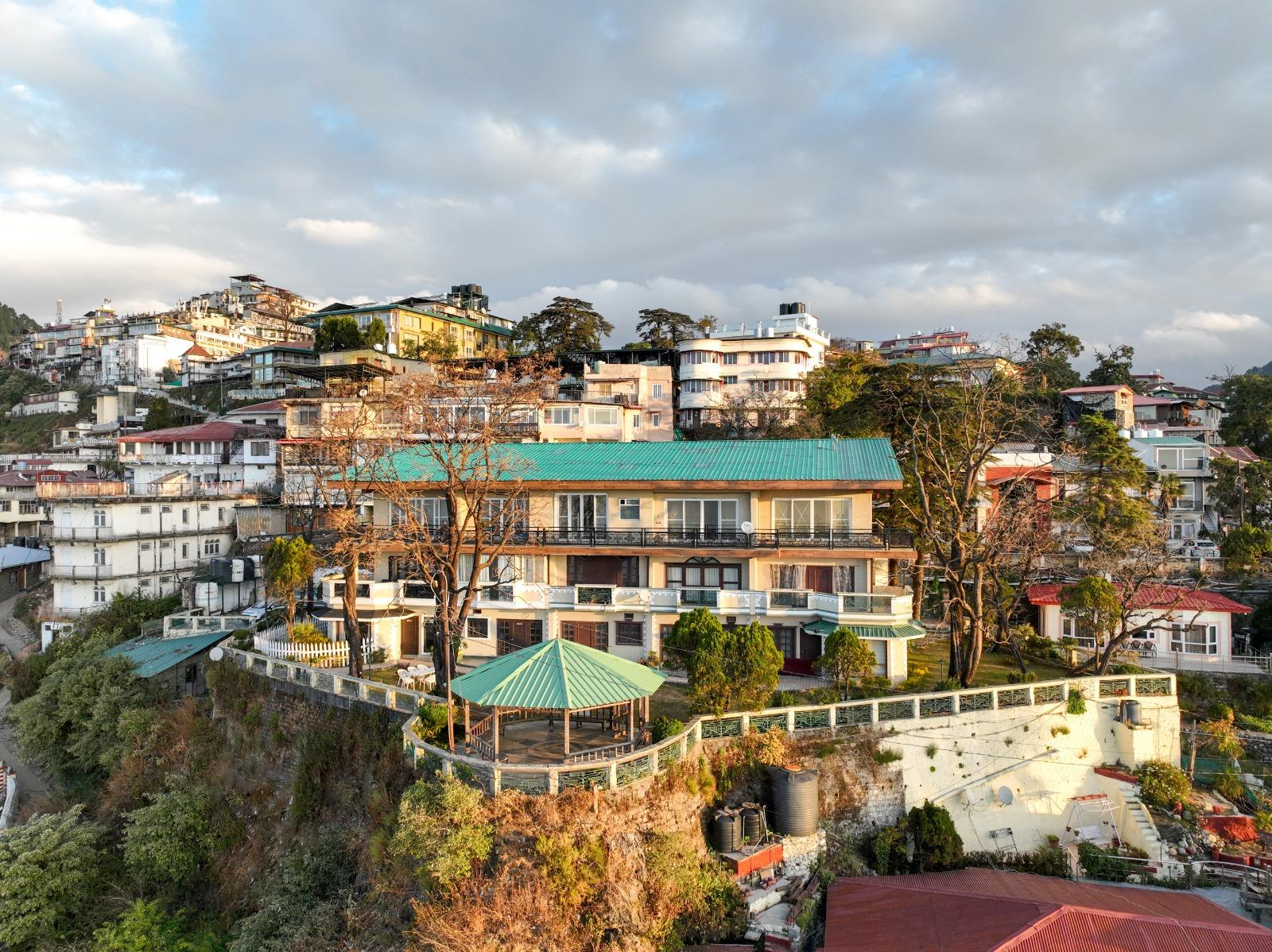 Peaceful 3BHK W/ Valley Views & Garden | Mall Road x Solis Nature