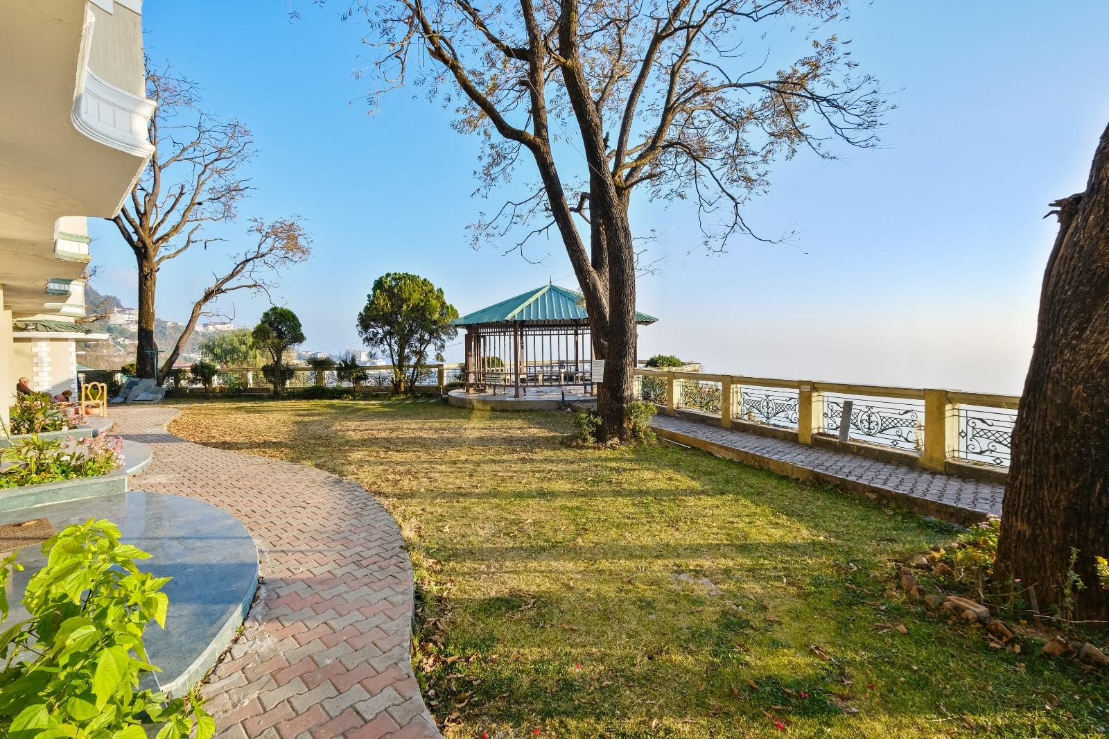 Peaceful 3BHK W/ Valley Views & Garden | Mall Road x Solis Nature