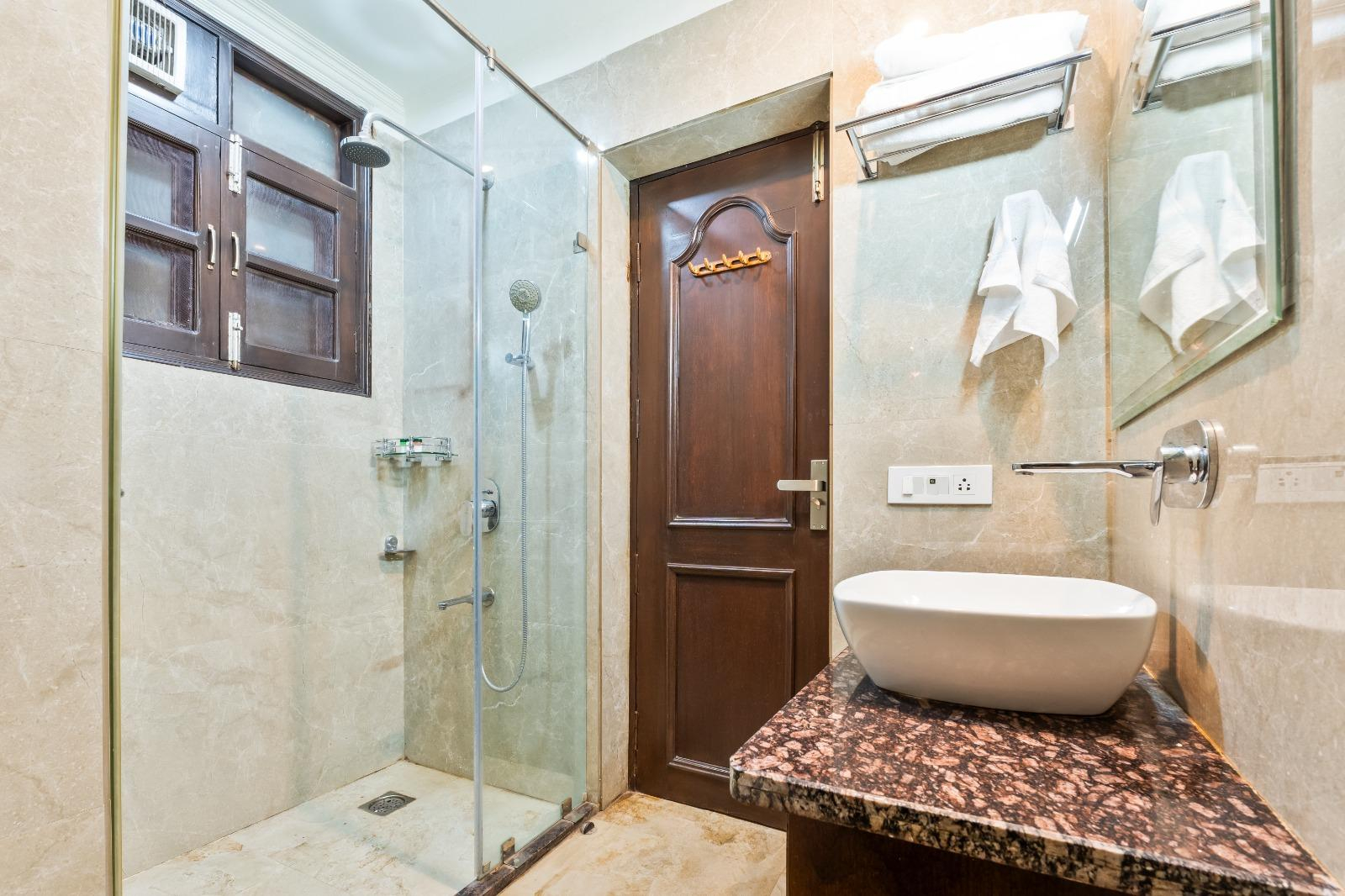 Peaceful 3BHK W/ Valley Views & Garden | Mall Road x Solis Nature