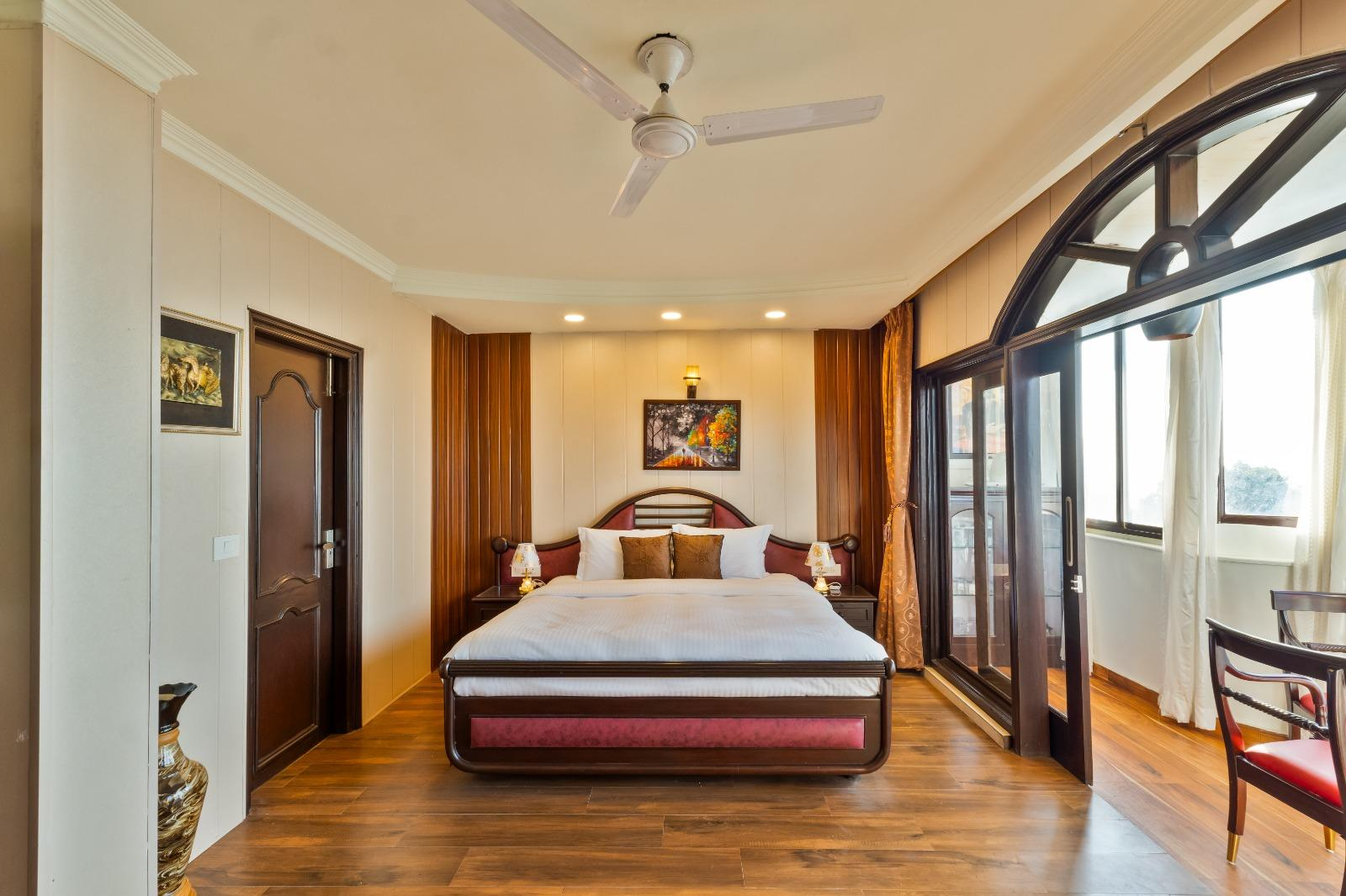 Peaceful 3BHK W/ Valley Views & Garden | Mall Road x Solis Nature