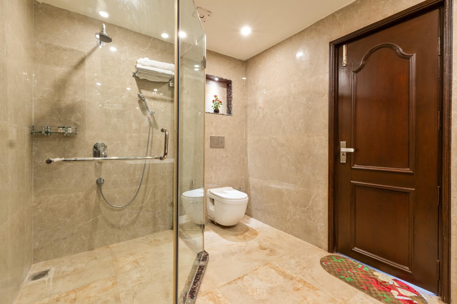 Peaceful 3BHK W/ Valley Views & Garden | Mall Road x Solis Nature