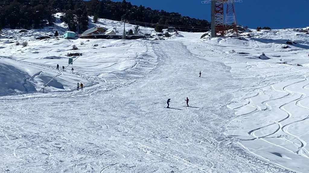 Skiing in Auli