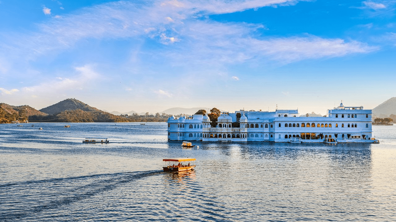 Udaipur: Palaces, Lakes & Love