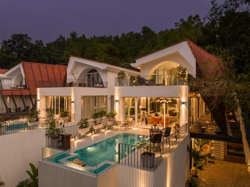 Villa with Infinity Pool Goa