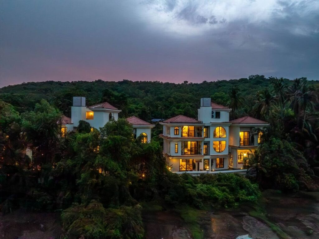 Villa with Jacuzzi goa